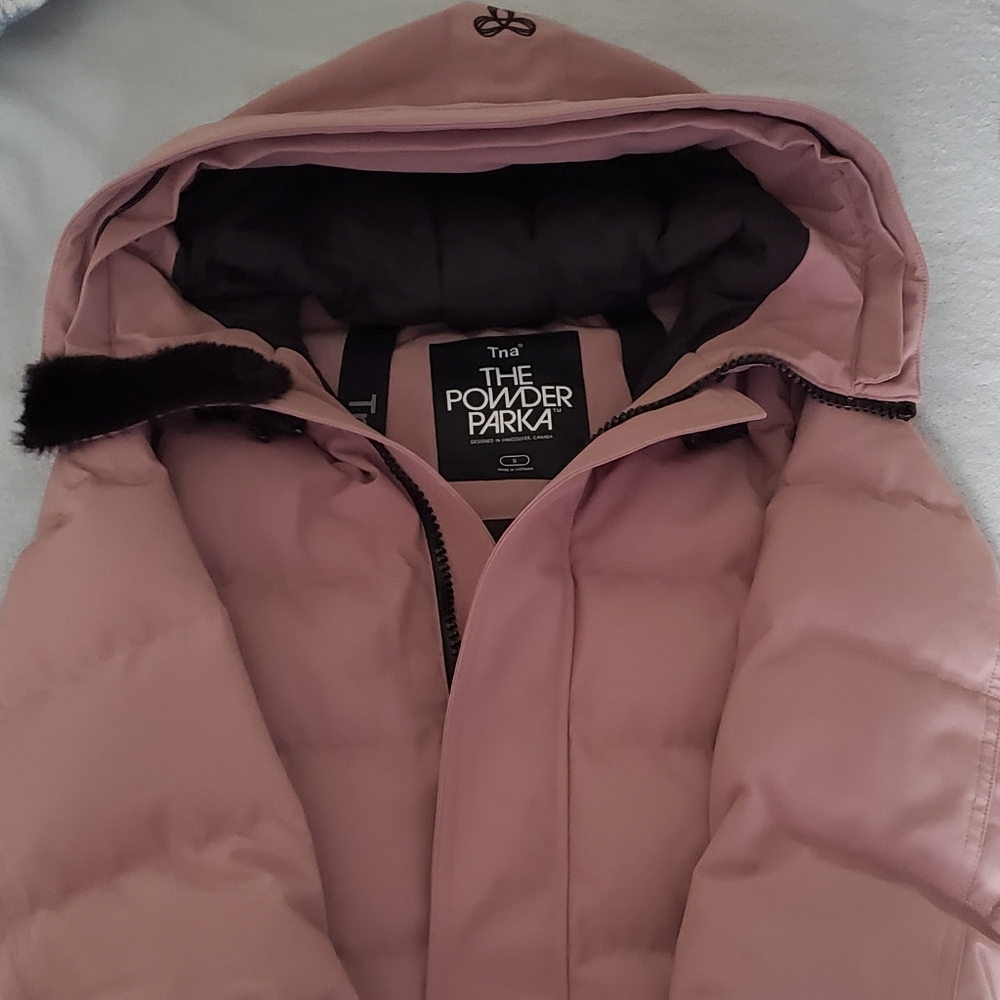 Aritzia Tna The Powder Parka Jacket